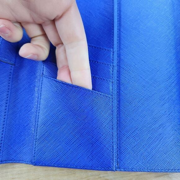 🔸️Michael Kors Blue iPad/Tablet Leather Case - Picture 7 of 10